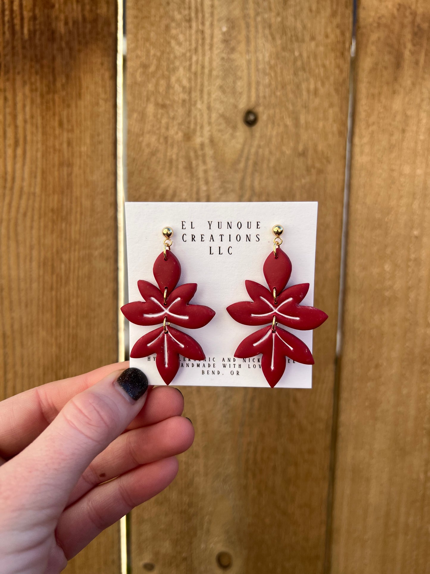 Red maple leaf dangle style