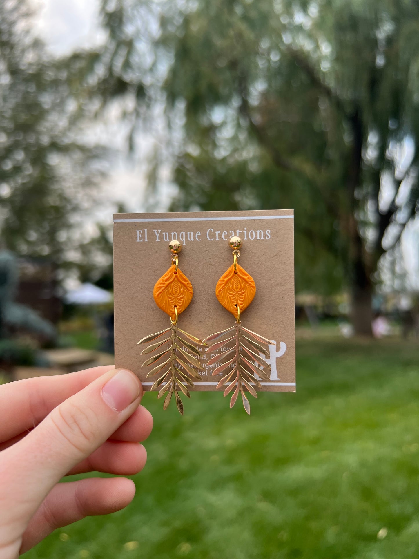 Texture orange palm drop